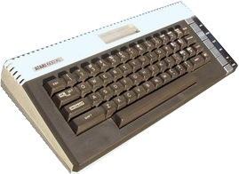 Počítač Atari 600XL. 
